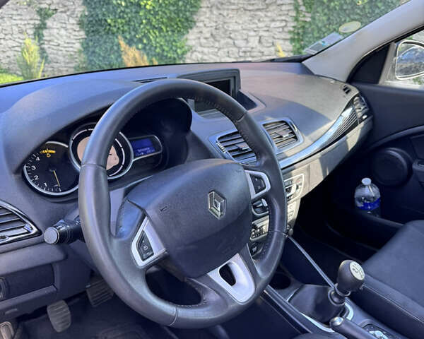 Сірий Рено Меган, об'ємом двигуна 1.5 л та пробігом 282 тис. км за 6500 $, фото 4 на Automoto.ua