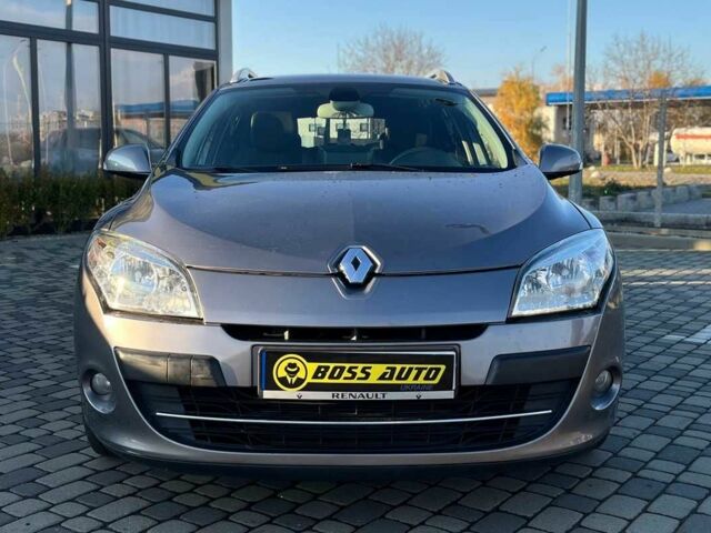 Серый Рено Меган, объемом двигателя 1.5 л и пробегом 208 тыс. км за 7800 $, фото 1 на Automoto.ua