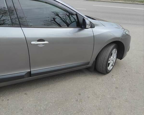 Серый Рено Меган, объемом двигателя 1.5 л и пробегом 299 тыс. км за 8000 $, фото 5 на Automoto.ua