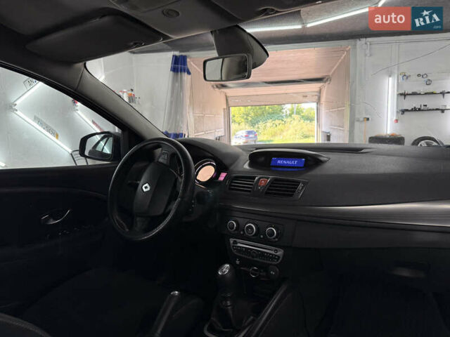 Сірий Рено Меган, об'ємом двигуна 1.5 л та пробігом 283 тис. км за 5999 $, фото 33 на Automoto.ua