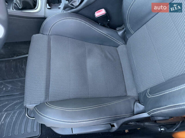 Сірий Рено Меган, об'ємом двигуна 1.5 л та пробігом 260 тис. км за 7550 $, фото 28 на Automoto.ua
