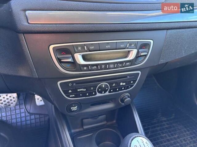 Серый Рено Меган, объемом двигателя 1.5 л и пробегом 249 тыс. км за 9400 $, фото 26 на Automoto.ua