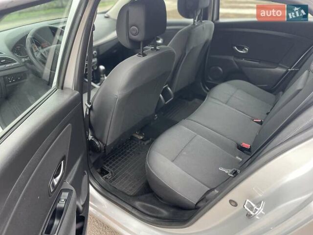 Сірий Рено Меган, об'ємом двигуна 1.46 л та пробігом 268 тис. км за 6400 $, фото 13 на Automoto.ua