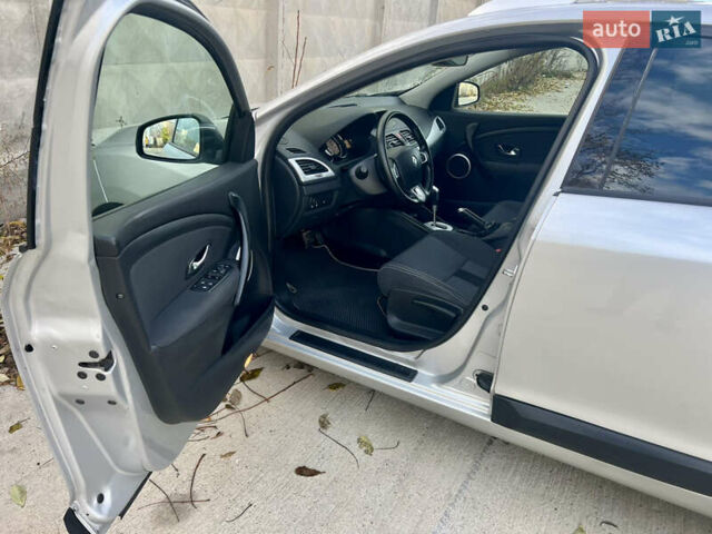 Серый Рено Меган, объемом двигателя 1.46 л и пробегом 274 тыс. км за 6300 $, фото 26 на Automoto.ua