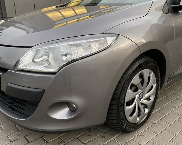 Серый Рено Меган, объемом двигателя 1.9 л и пробегом 285 тыс. км за 7300 $, фото 10 на Automoto.ua