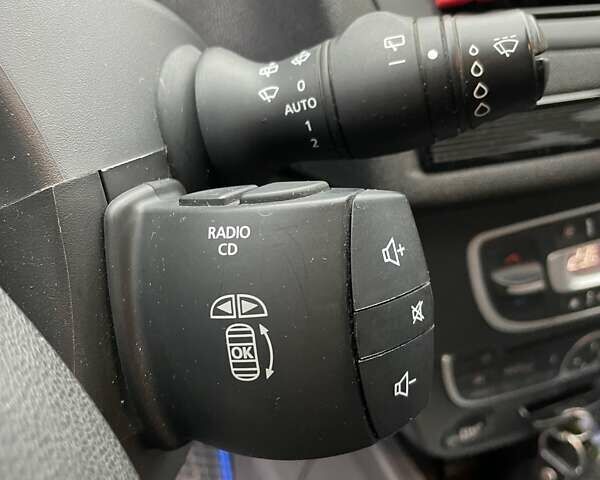 Серый Рено Меган, объемом двигателя 1.46 л и пробегом 241 тыс. км за 7500 $, фото 12 на Automoto.ua