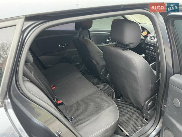 Серый Рено Меган, объемом двигателя 1.46 л и пробегом 350 тыс. км за 5850 $, фото 19 на Automoto.ua