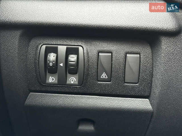 Серый Рено Меган, объемом двигателя 1.5 л и пробегом 146 тыс. км за 8890 $, фото 42 на Automoto.ua