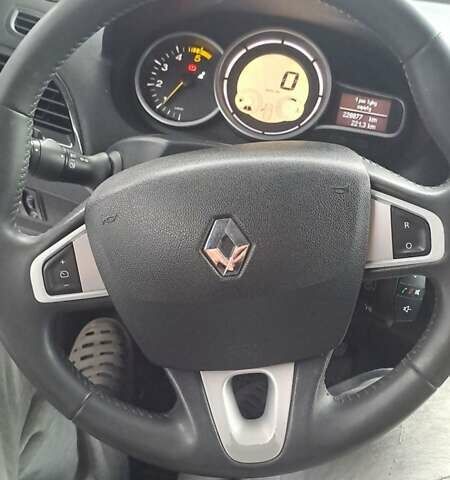Серый Рено Меган, объемом двигателя 1.46 л и пробегом 236 тыс. км за 6100 $, фото 7 на Automoto.ua