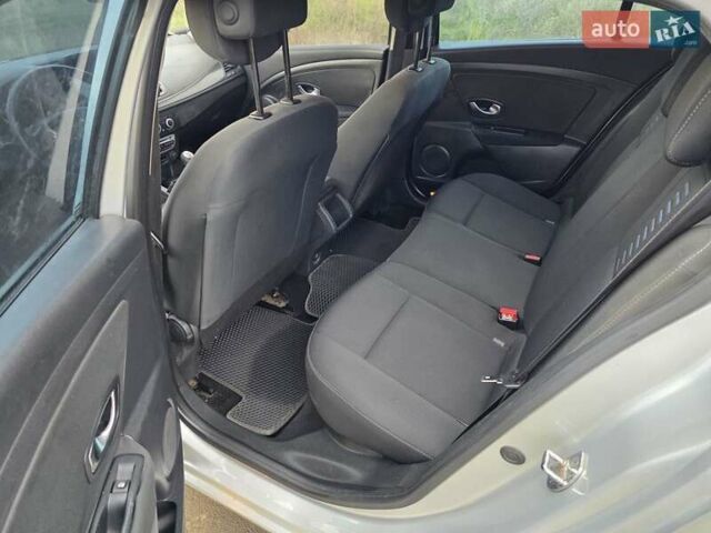 Серый Рено Меган, объемом двигателя 1.46 л и пробегом 172 тыс. км за 6999 $, фото 9 на Automoto.ua