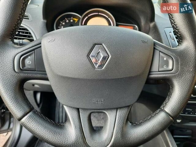 Серый Рено Меган, объемом двигателя 1.6 л и пробегом 201 тыс. км за 7700 $, фото 46 на Automoto.ua
