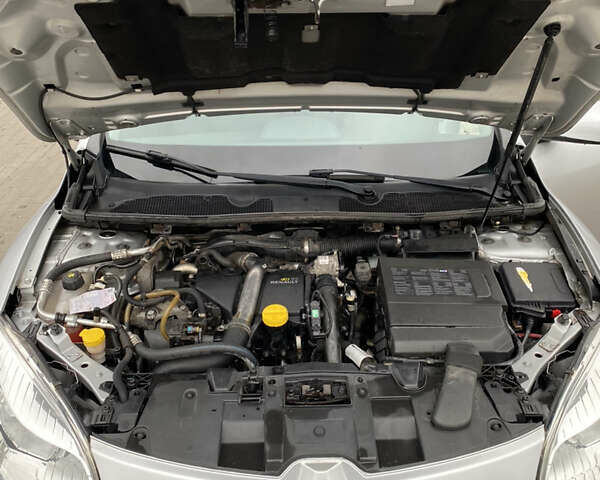 Сірий Рено Меган, об'ємом двигуна 1.5 л та пробігом 277 тис. км за 6999 $, фото 34 на Automoto.ua