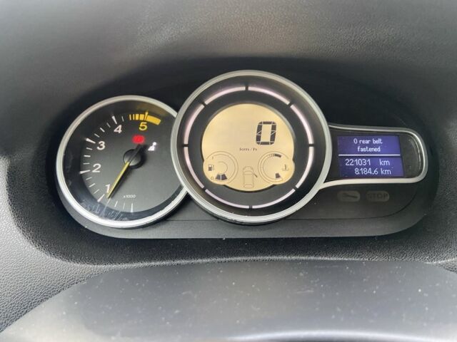 Рено Меган 2011 в Фастове на Automoto.ua Серый Рено Меган, объемом двигателя 1.5 л и пробегом 221 тыс. км за 7000 $, фото 4 на Automoto.ua