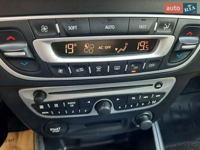 Серый Рено Меган, объемом двигателя 1.6 л и пробегом 194 тыс. км за 8100 $, фото 61 на Automoto.ua