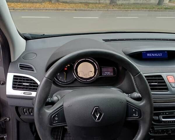 Серый Рено Меган, объемом двигателя 1.5 л и пробегом 285 тыс. км за 7000 $, фото 15 на Automoto.ua