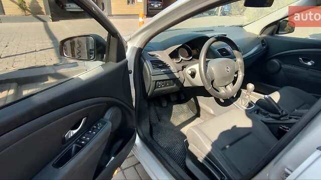 Сірий Рено Меган, об'ємом двигуна 1.46 л та пробігом 255 тис. км за 5800 $, фото 3 на Automoto.ua