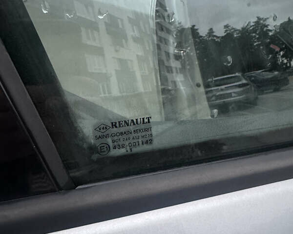 Серый Рено Меган, объемом двигателя 1.9 л и пробегом 213 тыс. км за 7700 $, фото 23 на Automoto.ua