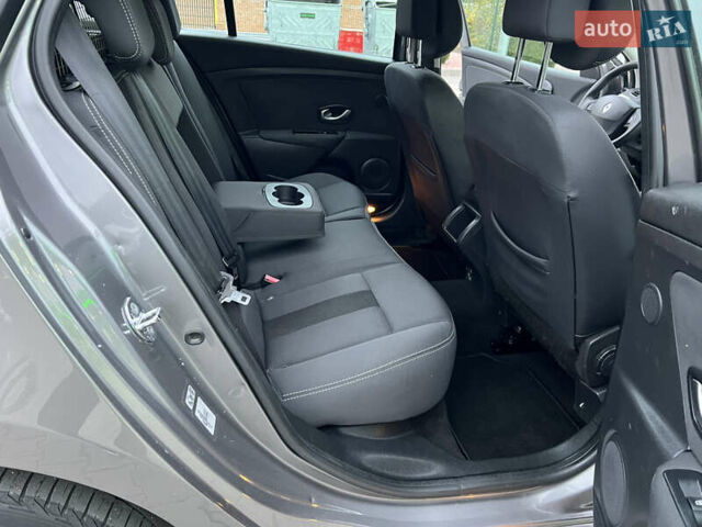 Серый Рено Меган, объемом двигателя 1.46 л и пробегом 220 тыс. км за 7900 $, фото 36 на Automoto.ua