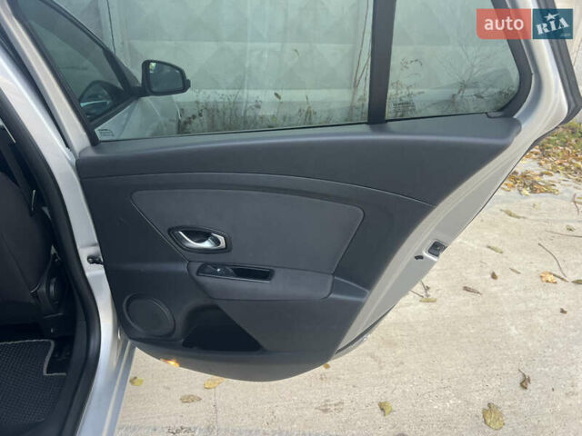 Серый Рено Меган, объемом двигателя 1.46 л и пробегом 274 тыс. км за 6300 $, фото 45 на Automoto.ua