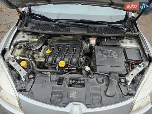 Сірий Рено Меган, об'ємом двигуна 1.6 л та пробігом 240 тис. км за 7000 $, фото 4 на Automoto.ua