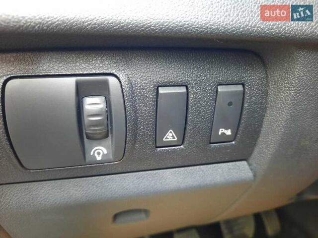 Серый Рено Меган, объемом двигателя 1.6 л и пробегом 194 тыс. км за 8100 $, фото 45 на Automoto.ua