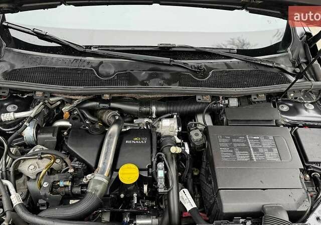 Серый Рено Меган, объемом двигателя 1.46 л и пробегом 193 тыс. км за 7999 $, фото 17 на Automoto.ua