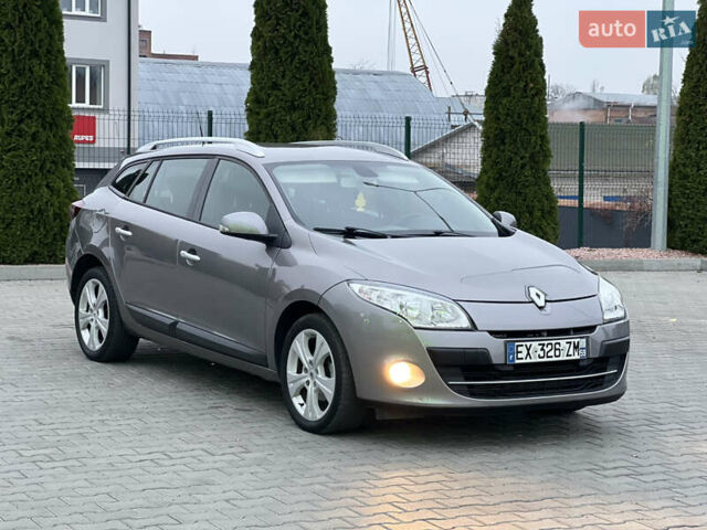 Серый Рено Меган, объемом двигателя 1.46 л и пробегом 220 тыс. км за 7900 $, фото 46 на Automoto.ua