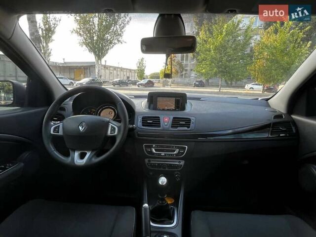 Рено Меган 2011 у Дніпро (Дніпропетровську) на Automoto.ua Сірий Рено Меган, об'ємом двигуна 1.46 л та пробігом 237 тис. км за 7500 $, фото 14 на Automoto.ua
