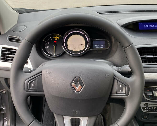 Серый Рено Меган, объемом двигателя 1.9 л и пробегом 285 тыс. км за 7300 $, фото 30 на Automoto.ua