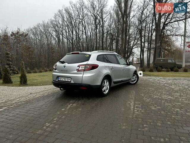 Серый Рено Меган, объемом двигателя 1.46 л и пробегом 243 тыс. км за 7200 $, фото 27 на Automoto.ua