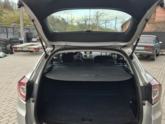 Серый Рено Меган, объемом двигателя 1.5 л и пробегом 220 тыс. км за 6650 $, фото 4 на Automoto.ua