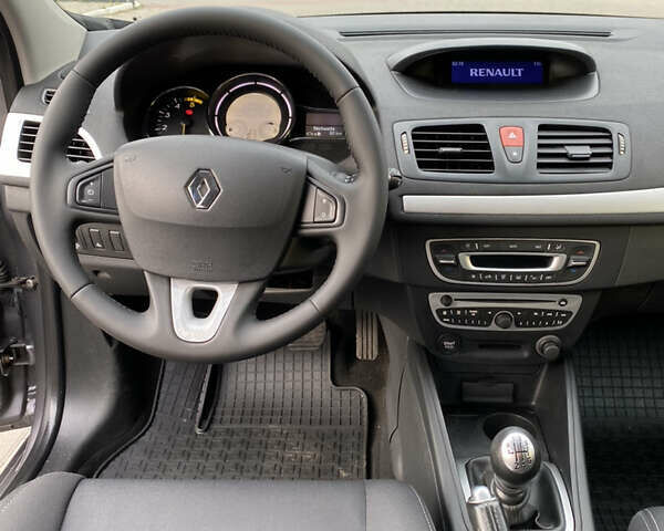 Серый Рено Меган, объемом двигателя 1.9 л и пробегом 285 тыс. км за 7300 $, фото 26 на Automoto.ua