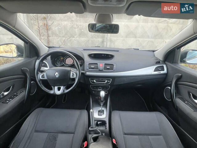 Серый Рено Меган, объемом двигателя 1.46 л и пробегом 274 тыс. км за 6300 $, фото 51 на Automoto.ua