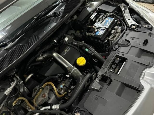 Рено Меган 2011 в Лозовой на Automoto.ua Серый Рено Меган, объемом двигателя 0 л и пробегом 277 тыс. км за 5500 $, фото 13 на Automoto.ua