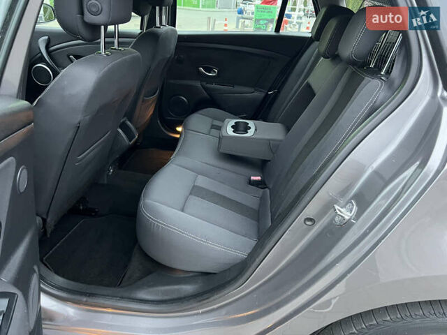 Серый Рено Меган, объемом двигателя 1.46 л и пробегом 220 тыс. км за 7900 $, фото 21 на Automoto.ua