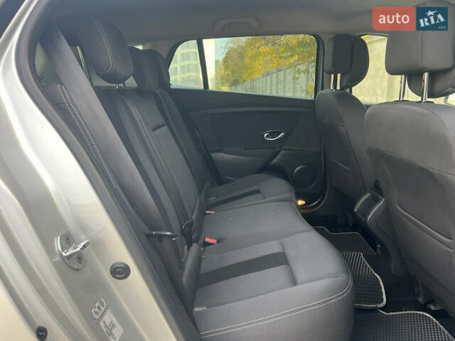 Серый Рено Меган, объемом двигателя 1.46 л и пробегом 274 тыс. км за 6300 $, фото 42 на Automoto.ua