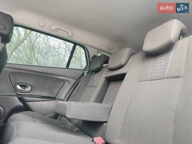 Серый Рено Меган, объемом двигателя 1.9 л и пробегом 266 тыс. км за 6700 $, фото 18 на Automoto.ua