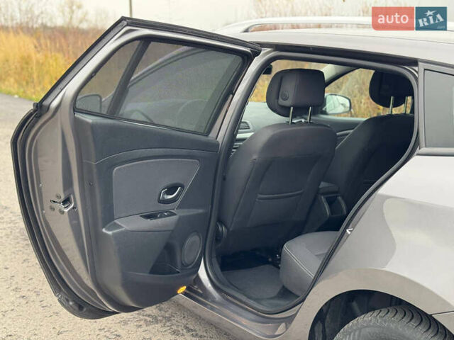 Сірий Рено Меган, об'ємом двигуна 1.46 л та пробігом 270 тис. км за 7800 $, фото 15 на Automoto.ua