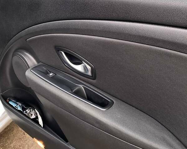 Серый Рено Меган, объемом двигателя 1.46 л и пробегом 232 тыс. км за 7600 $, фото 11 на Automoto.ua