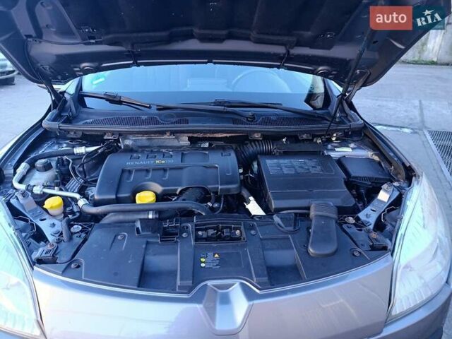 Серый Рено Меган, объемом двигателя 1.4 л и пробегом 215 тыс. км за 5850 $, фото 8 на Automoto.ua