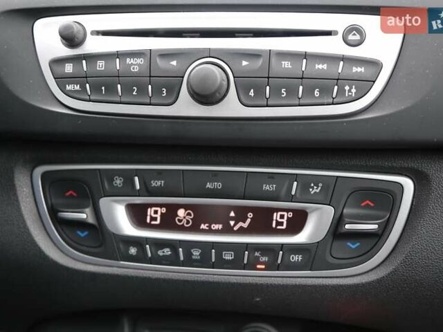 Серый Рено Меган, объемом двигателя 1.46 л и пробегом 176 тыс. км за 8300 $, фото 18 на Automoto.ua