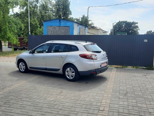 Серый Рено Меган, объемом двигателя 1.5 л и пробегом 179 тыс. км за 7175 $, фото 1 на Automoto.ua