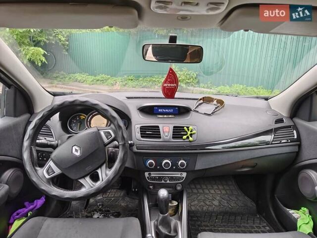 Серый Рено Меган, объемом двигателя 1.46 л и пробегом 250 тыс. км за 6900 $, фото 7 на Automoto.ua