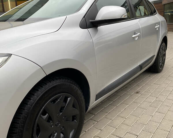 Сірий Рено Меган, об'ємом двигуна 1.5 л та пробігом 277 тис. км за 6999 $, фото 4 на Automoto.ua