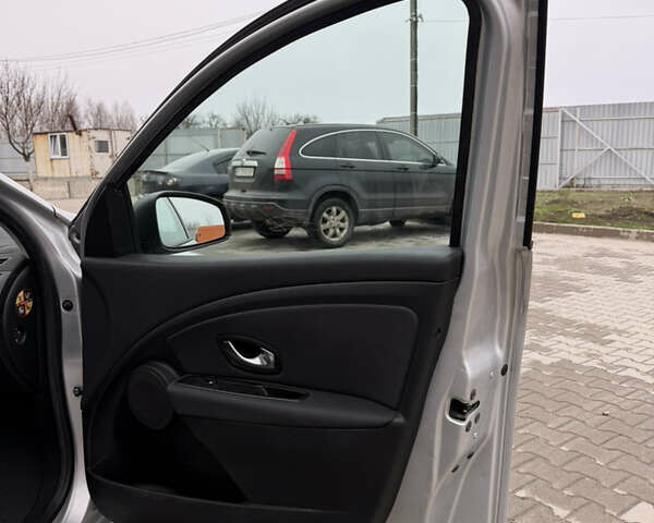 Сірий Рено Меган, об'ємом двигуна 1.6 л та пробігом 182 тис. км за 6699 $, фото 28 на Automoto.ua