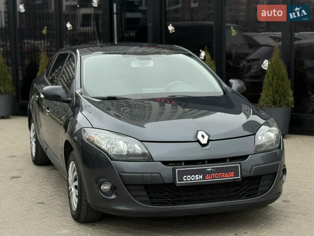 Сірий Рено Меган, об'ємом двигуна 1.46 л та пробігом 320 тис. км за 5500 $, фото 2 на Automoto.ua