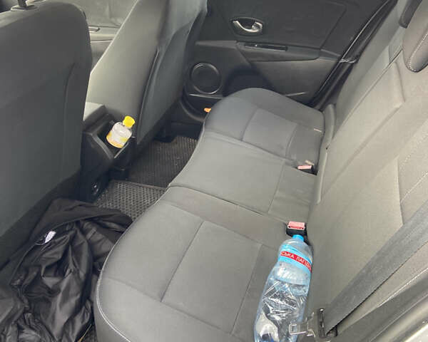 Серый Рено Меган, объемом двигателя 1.46 л и пробегом 221 тыс. км за 7000 $, фото 4 на Automoto.ua