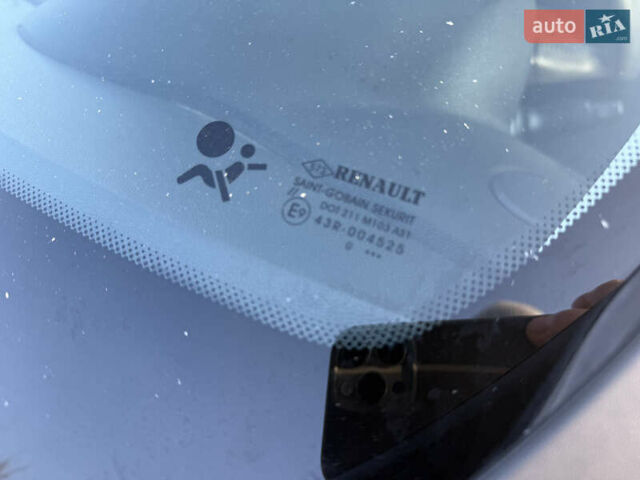 Сірий Рено Меган, об'ємом двигуна 1.6 л та пробігом 190 тис. км за 7850 $, фото 27 на Automoto.ua