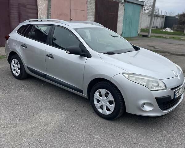 Сірий Рено Меган, об'ємом двигуна 1.46 л та пробігом 268 тис. км за 6400 $, фото 5 на Automoto.ua