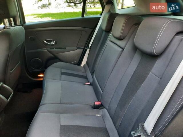 Серый Рено Меган, объемом двигателя 1.6 л и пробегом 194 тыс. км за 8100 $, фото 77 на Automoto.ua